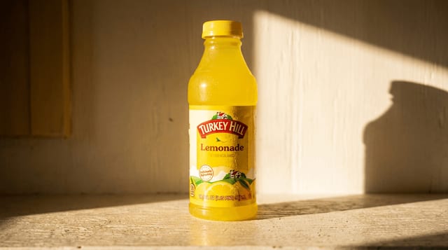 Turkey Hill Lemonade (18.5 oz).