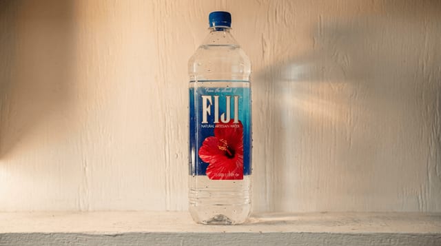 Fiji Water (1.5L).
