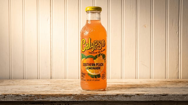 Calypso Southern Peach Lemonade (16 oz).